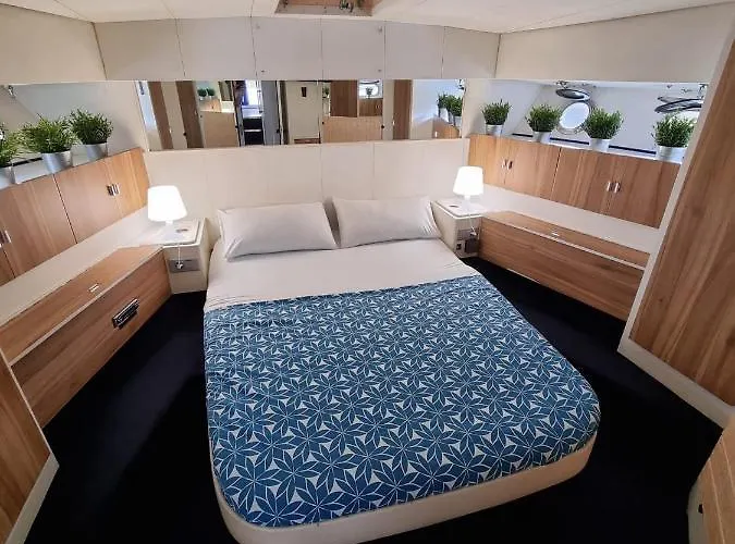 Ботель Yate Gijon, Experiencia Unica N Хіхон