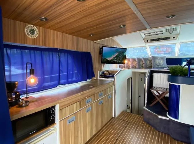 Ботель Yate Gijon, Experiencia Unica N *