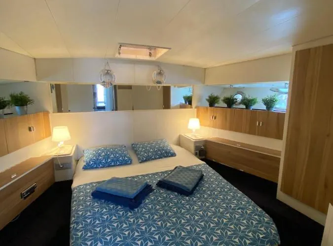 Ботель Yate Gijon, Experiencia Unica N *