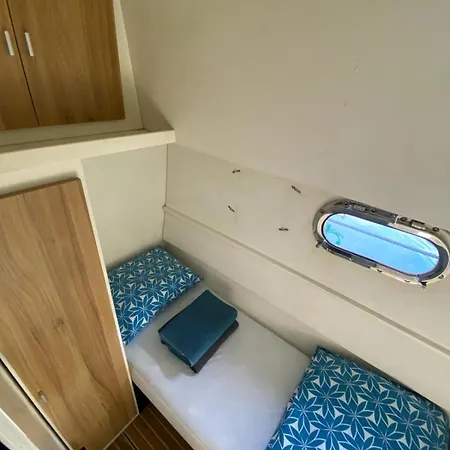 Hotel en barco Yate Gijón, Experiencia única N